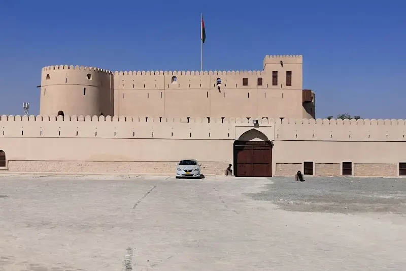قلاع وحصون عُمان