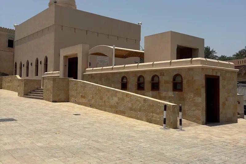 مساجد قديمة- مضي ( عبارة عن مقابر)