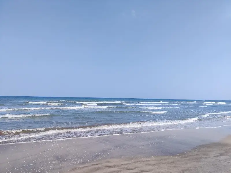 شاطئ العذيبة